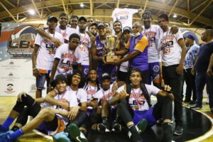 El club Calero se proclamó este jueves campeón del Primer Torneo de Basket Superior del Municipio Santo Domingo Este, 85-78 a Pueblo Nuevo.