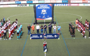 La Federación Dominicana de Fútbol dio inicio a la Fase de Liguilla del Torneo Nacional de Clubes Sub-18 el fin de semana pasado.