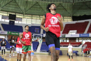 Los Leones de Santo Domingo iniciaron este martes sus prácticas de cara a la temporada 2021 de la LNB, en el Palacio de los Deportes Virgilio Travieso Soto.