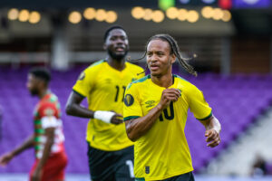 El debutante equipo de Surinam en la Copa Oro resultó un rival complicado para Jamaica al ser superado 2-0 en el inicio del torneo.