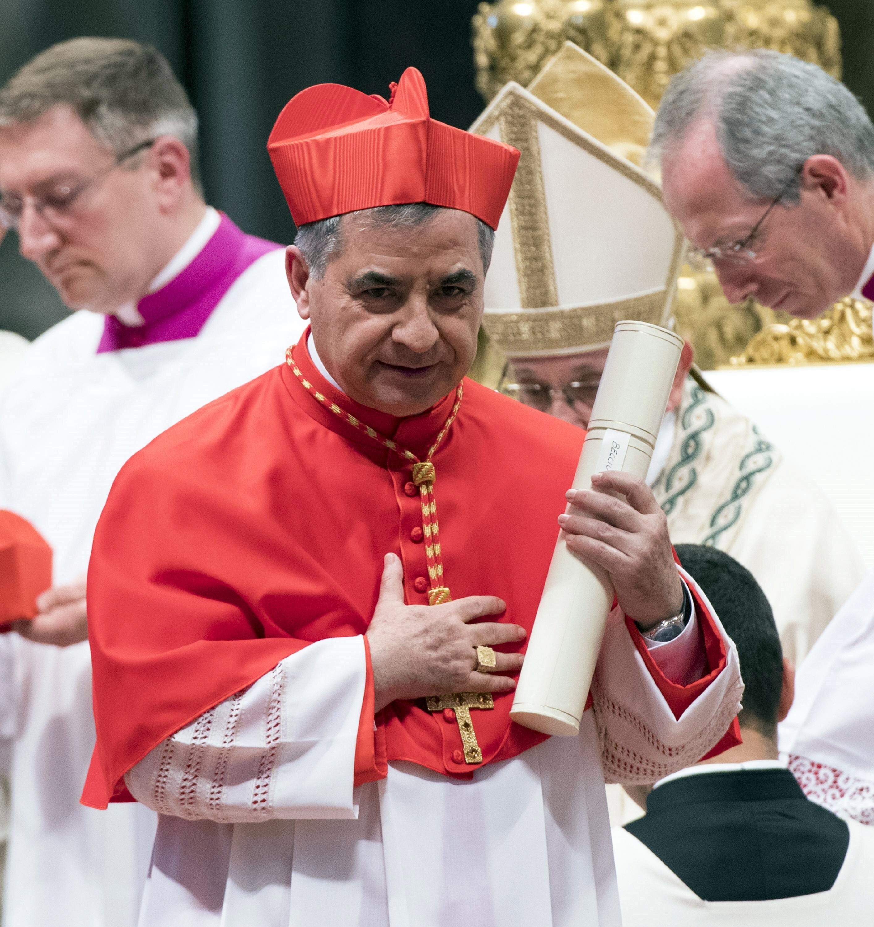 Vaticano comienza juicio por malversación de fondos