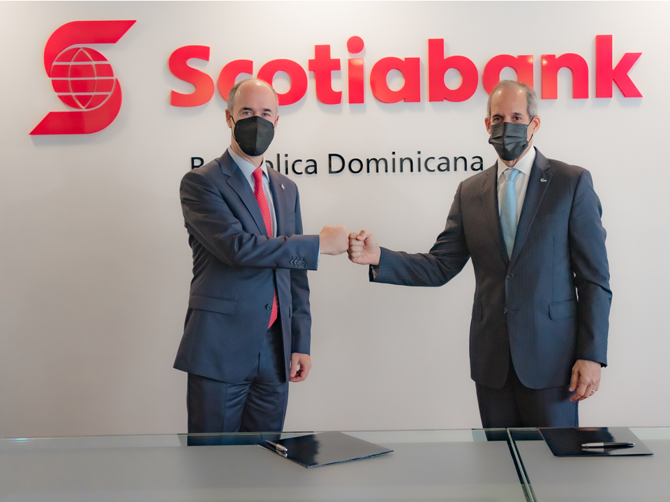 AES Dominicana y Scotiabank suscriben acuerdo de préstamo verde para proyecto de energía solar