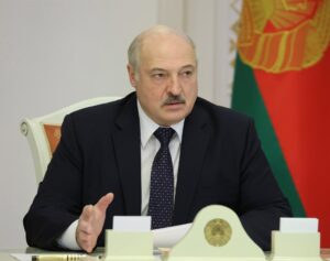Presidente de Bielorrusia arremete contra atletas por resultados en Tokio