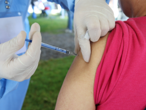 Más de tres mil personas vacunadas durante jornada reforzada en Sánchez Ramírez 