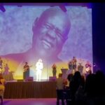 Wason Brazobán rinde tributo a Johnny Ventura durante concierto en Miami