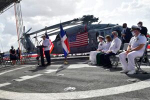 Estados Unidos celebra su Día de Independencia a bordo del Buque USS Billings
