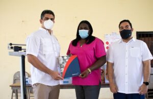 Fundación Refidomsa dona instrumentos médicos a la UNAP de Nizao