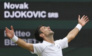El serbio Novak Djokovic venció a Mateo Berretini para ser el campeón de Wimbledon y empata con Rafa Nadal y Roger Federer en el máximo de GS con 20.