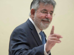 Díaz Rúa dice estar contento por el arresto del ex procurador 