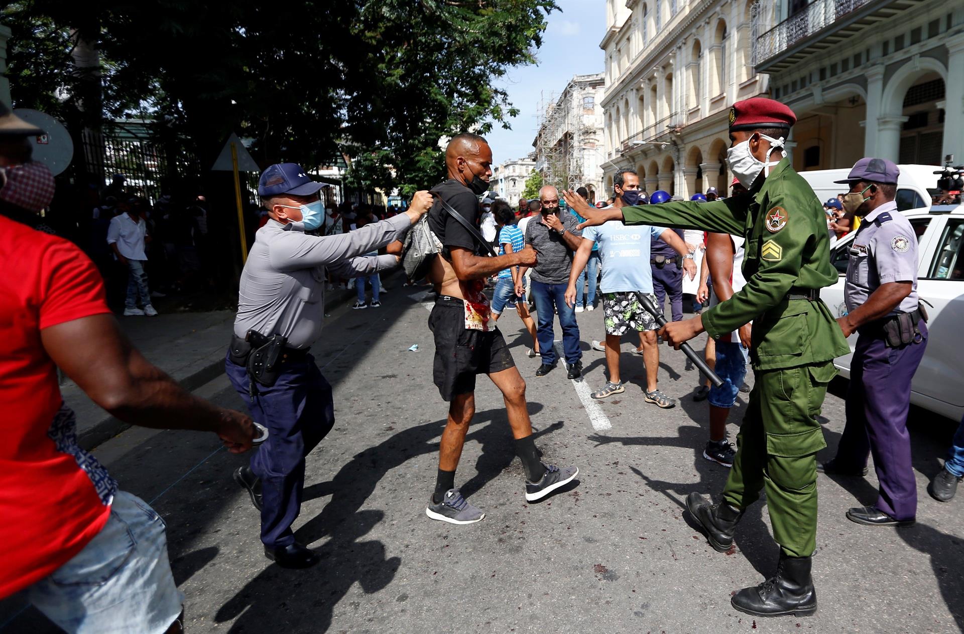Amnistía Internacional reporta represión policial y detenciones en Cuba
