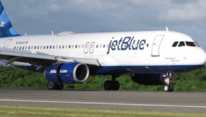 El presidente de la JAC advirtió a la línea aérea JetBlue que no permitirá que continúe maltratando a pasajeros dominicanos que requieren sus servicios