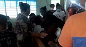 Elsa deja dos víctimas mortales a su paso al sur de República Dominicana