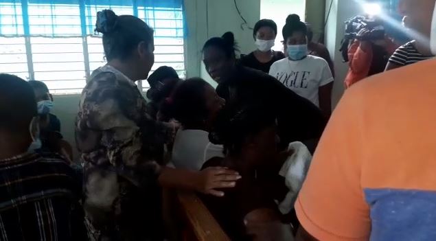 Elsa deja dos víctimas mortales a su paso al sur de República Dominicana