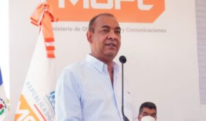 Ministro de Obras Públicas supervisa trabajos de Santo Domingo Este y Boca Chica