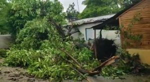 Un tornado afectó más de 30 casas en la comunidad de Los Yayales del distrito municipal San José de Matanzas, en el municipio Nagua