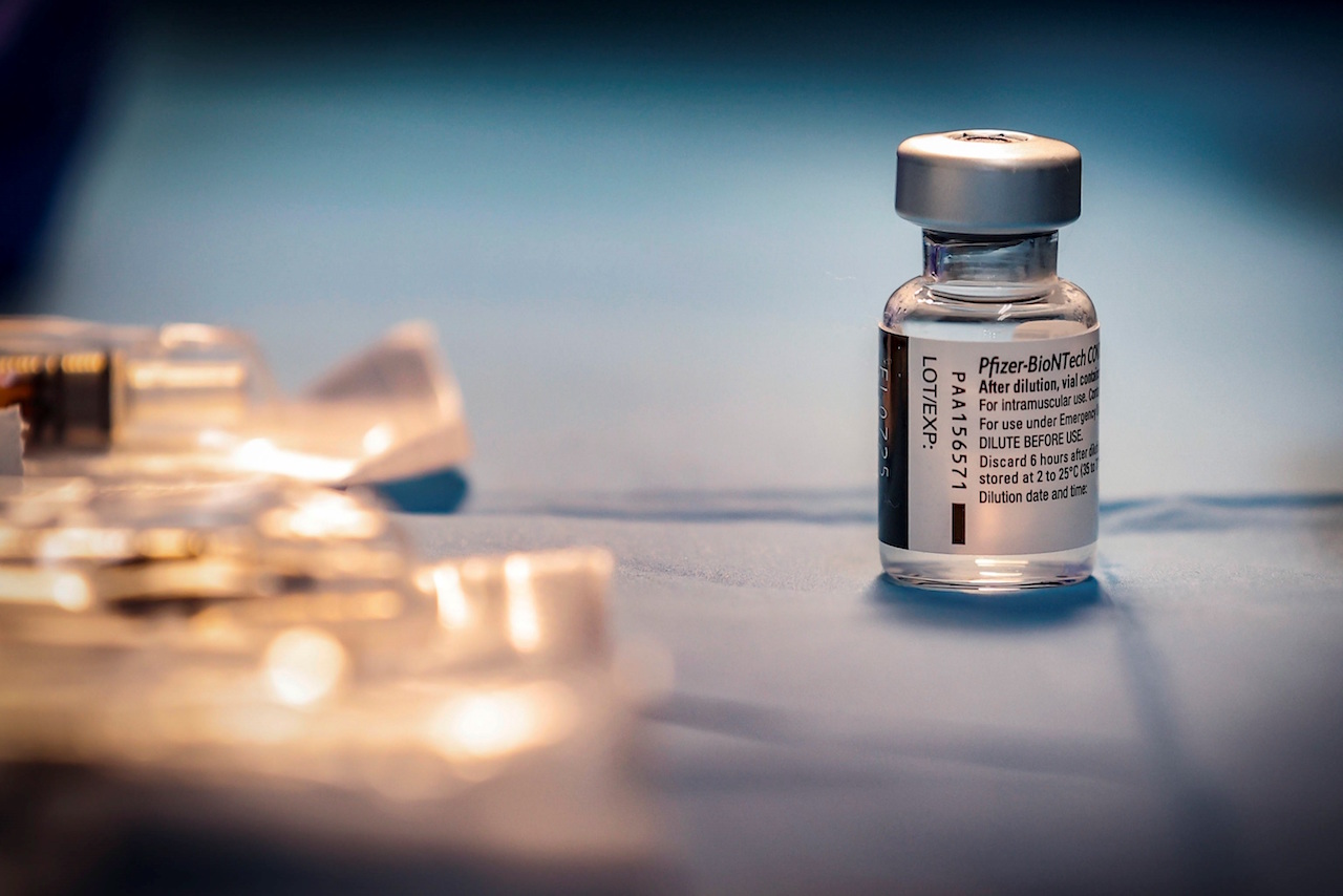 Pfizer y Moderna suben el precio de sus vacunas anticovid, según el FT