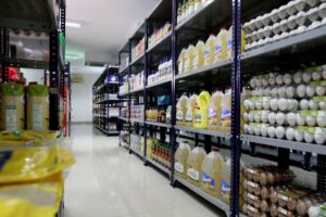 Supermercados permanecen con normalidad pese a alerta por lluvias