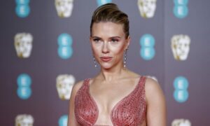Se encrudece batalla legal de Scarlett Johansson y Disney