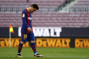 El delantero argentino Lionel Messi no renovará por el Barcelona, según anunció este jueves el club catalán, que atribuye a 