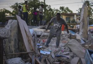 Se eleva a 724 el número de muertos en Haití a causa del terremoto