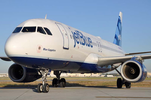 JetBlue presta avión para llevar socorristas y cocineros de EEUU a Haití