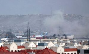 Aumenta a 72 el número de muertos tras ataque en aeropuerto de Kabul
