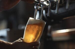¿Por qué celebramos hoy el Día Internacional de la Cerveza?