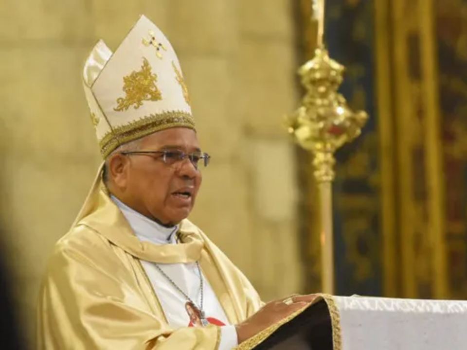 Arzobispo Francisco Ozoria llama a la población orar por Haití