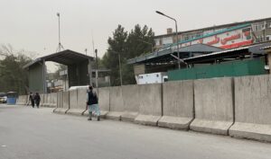 Los talibanes reprimen masiva manifestación a favor de la bandera afgana