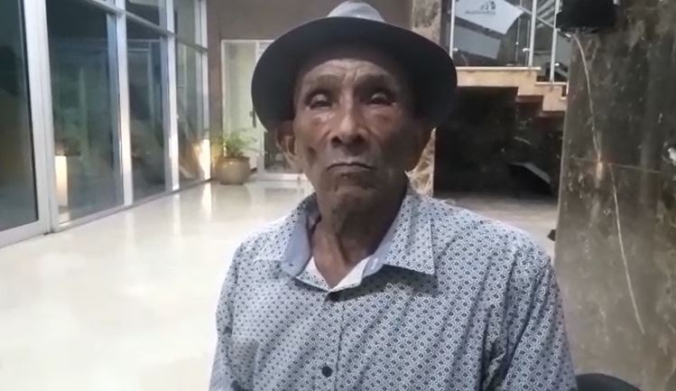 Anciano llega extraviado a sede de Multimedios del Caribe