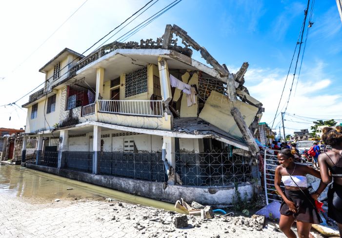 Aumentan a 227 los muertos a causa del terremoto en Haití