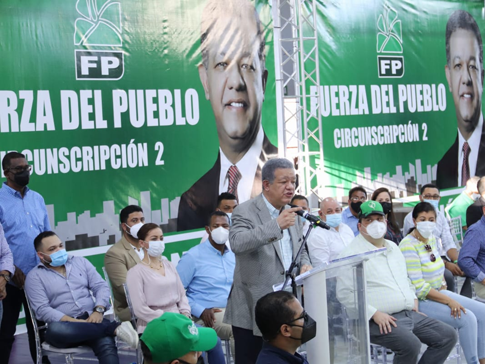 Leonel Fernández dinamiza actividad política fin de semana en Santiago