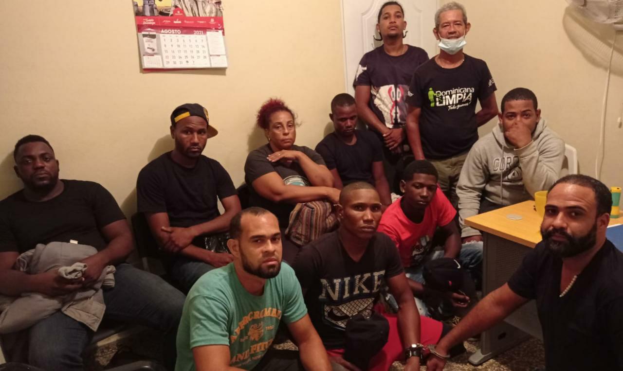 Armada Dominicana frustra viaje ilegal y detiene a 11 personas en Sabana de la Mar