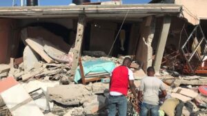 Aumenta a 304 el número de muertes por el terremoto en Haití