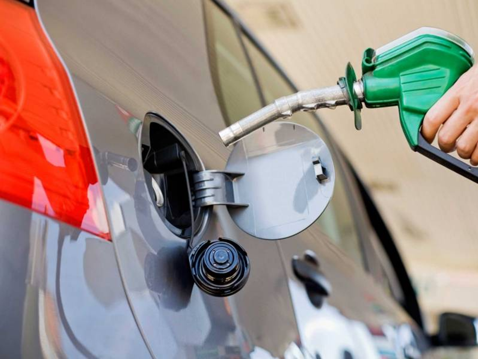 Precios de las gasolinas presentarán alzas; GLP se mantiene