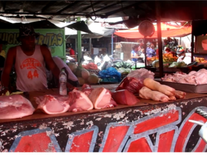 Vendedores de cerdo en San Juan afirman ventas han disminuido más de un 50%
