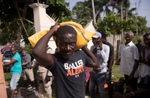 Se elevan a 2,207 el número de muertos en Haití tras terremoto