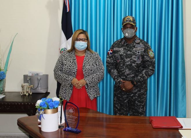 Gobernadora de Azua y director Regional Oeste de la Policía Nacional