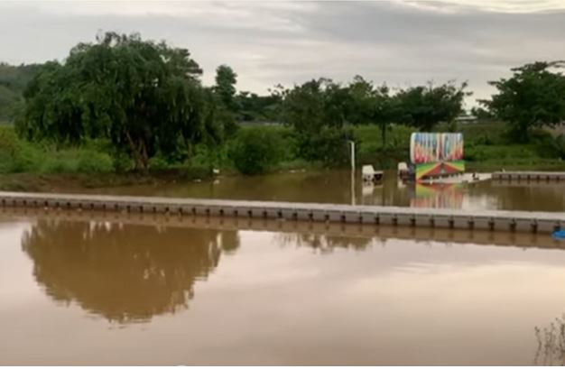 Lluvias incomunican comunidad de Los Contreras en la provincia Duarte
