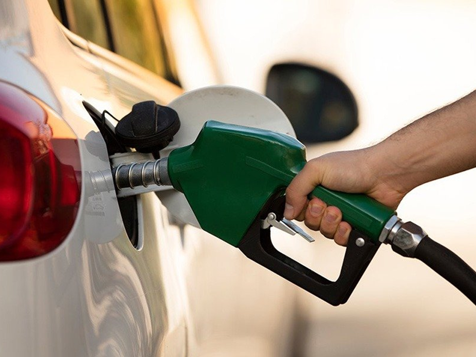 Gobierno mantiene congelados los precios de los combustibles