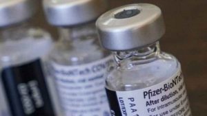 EE.UU. donará 500 millones de vacunas de Pfizer a otros países