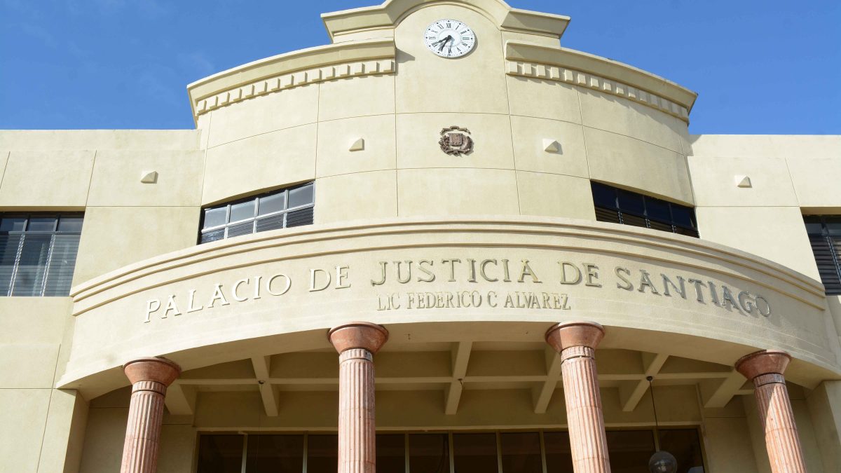 Osvaldo Bonilla confirma la renuncia de tres fiscales en Santiago