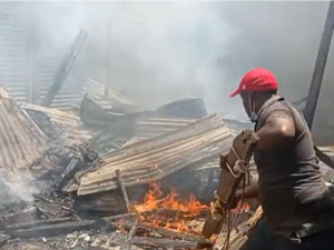 Incendio afecta gran parte del mercado fronterizo de Dajabón
