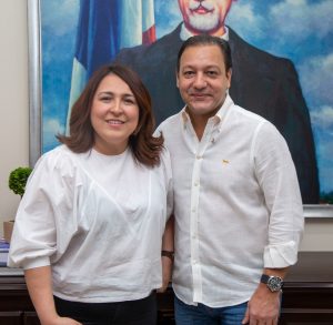 Emelyn Baldera y el alcalde, Abel Martínez