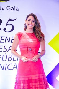 Revista Gala reconoce a la comunicadora Laura Pérez Rojas