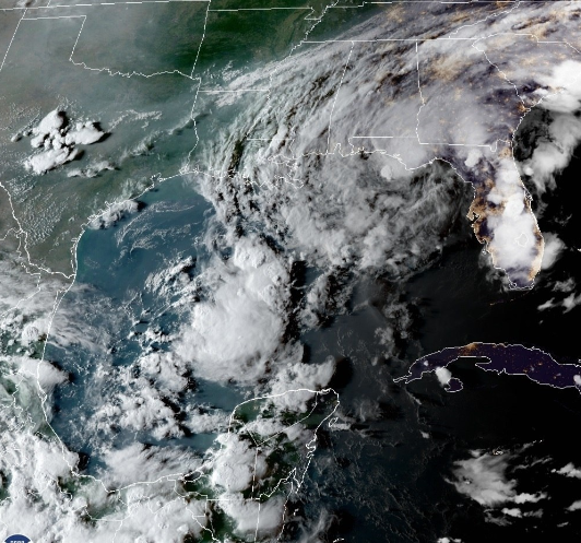 Tormenta tropical Mindy cerca de tocar tierra en noroeste de Florida