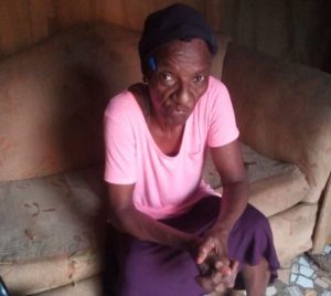 Familiares reportan desaparecida mujer de 60 años de edad en SDE