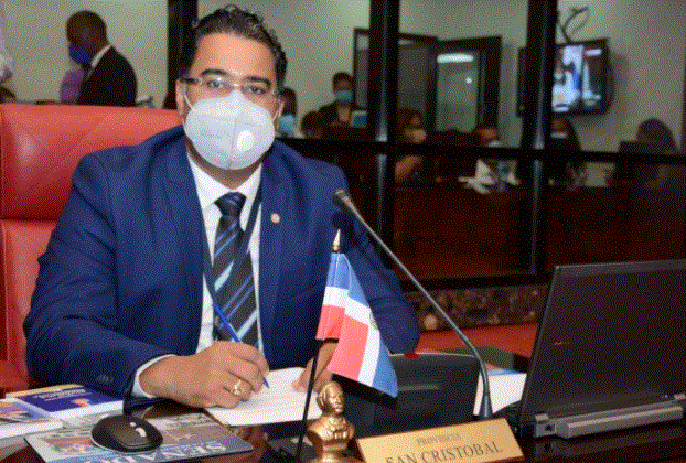 Senador por San Cristóbal rinde cuentas primer año gestión legislativa