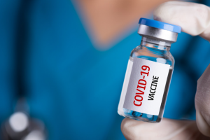 Una doctora de Florida (EE.UU.) dejará de recibir en su consultorio a pacientes que no estén vacunados contra la COVID-19