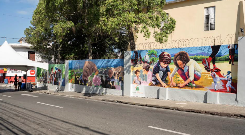 Cooperativa La Altagracia entrega murales al Liceo Onésimo Jiménez